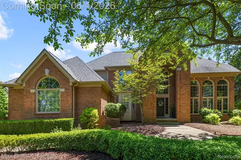 4975 Crestone Way, Oakland, MI 48306