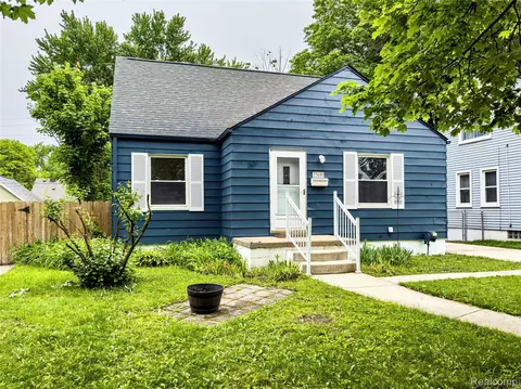 13680 Borgman St, Oak Park, MI 48237