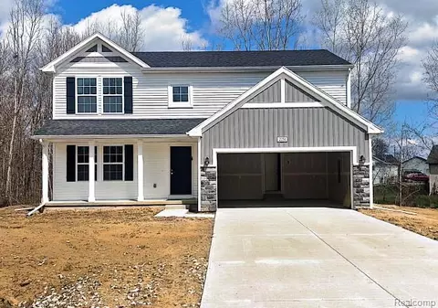 2251 Plum Tree Ct, Burton, MI 48519