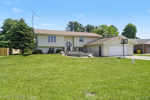 5191 Cottrell Rd, Tuscola, MI 48768