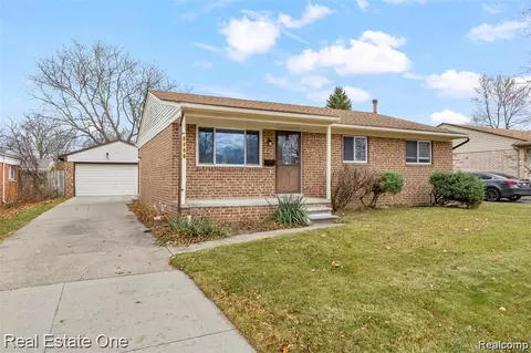 8456 Robindale Ave, Dearborn Heights, MI 48127