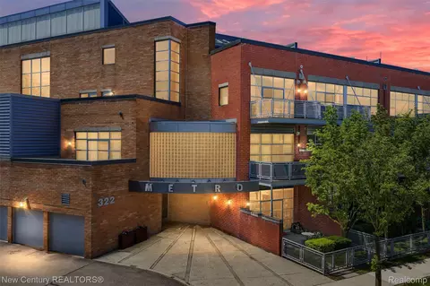 322 E Harrison Ave #4, Royal Oak, MI 48067