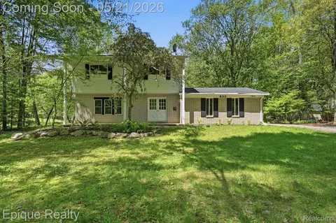 8315 Reese Rd, Independence, MI 48348
