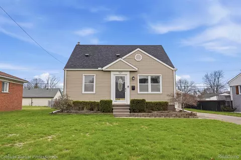 927 Montrose Ave, Royal Oak, MI 48073