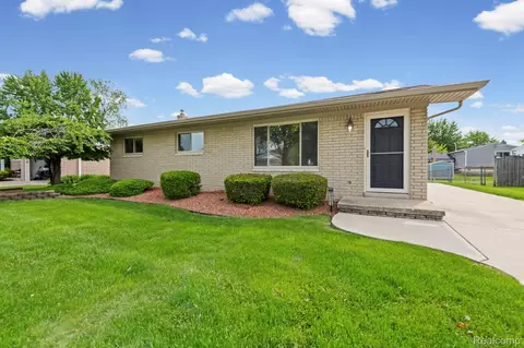 24503 Crescent St, Woodhaven, MI 48183