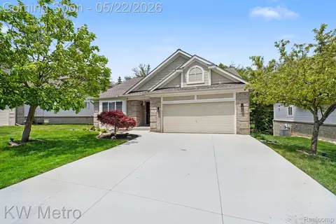 3280 Harbours Blvd, Waterford, MI 48328