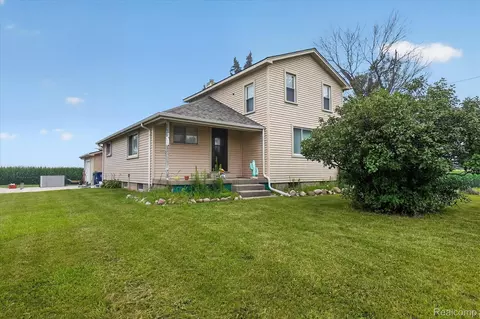 5660 Tittabawassee Rd, Kochville, MI 48604
