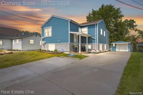 9136 Buckingham St, White Lake, MI 48386