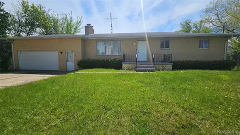 2469 Hatherly Ave, Flint, MI 48504
