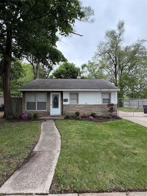 22921 Rosewood St, Oak Park, MI 48237
