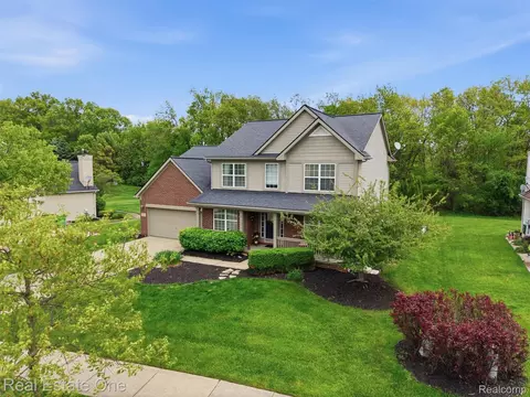 1786 Four Seasons Dr, Howell, MI 48843