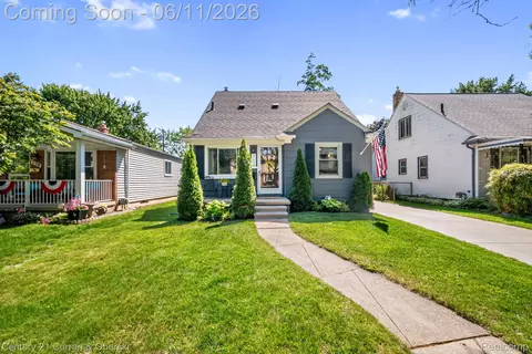 704 N Edison Ave, Royal Oak, MI 48067