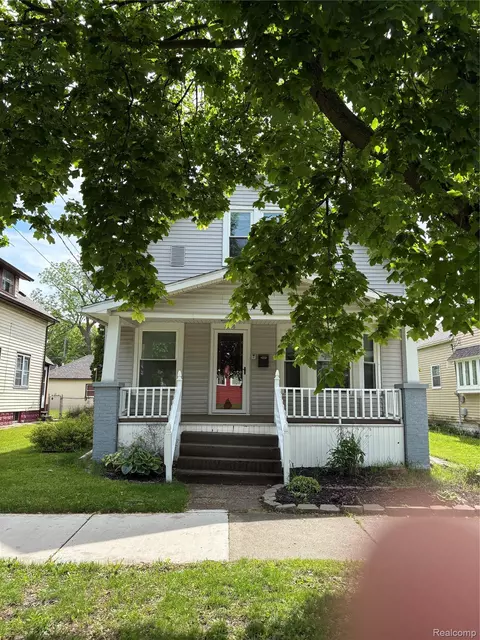 1026 Davis Ave NW, Grand Rapids, MI 49504