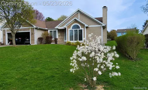 5926 Buttonwood Dr, Meridian, MI 48840