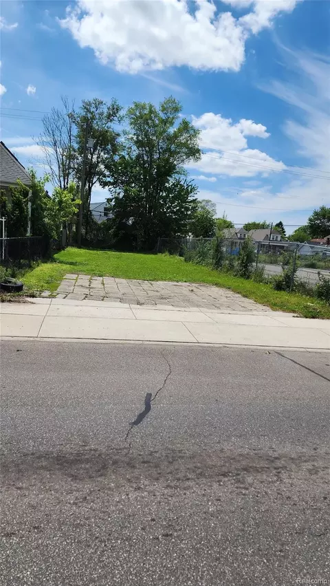 13015 Conant St, Detroit, MI 48212