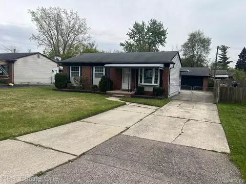 1092 Arthur Dr, Troy, MI 48083