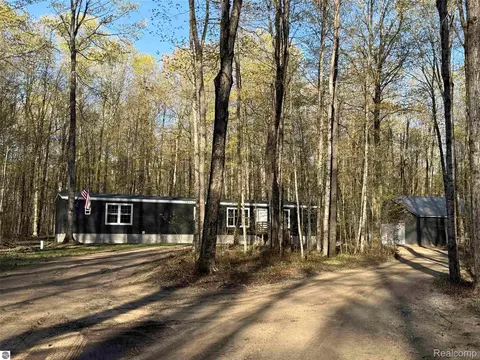 9710 S Fawn Ln NE, Coldsprings, MI 49659
