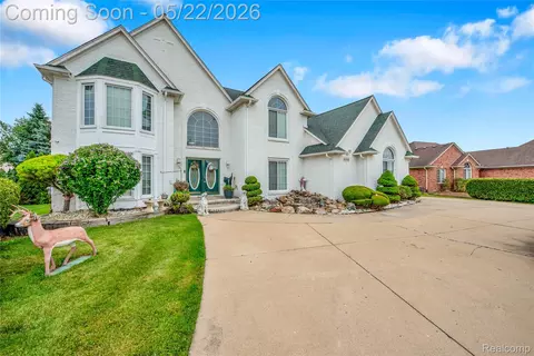 43468 Hoptree Dr, Sterling Heights, MI 48314