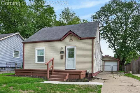 23440 Cayuga Ave, Hazel Park, MI 48030