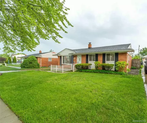 29643 Pickford St, Livonia, MI 48152