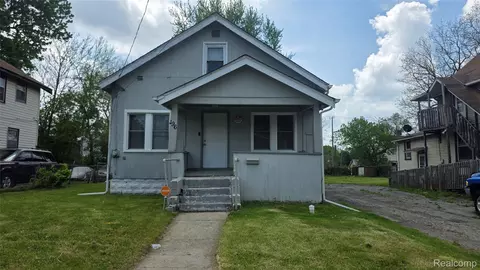 196 Beach St, Pontiac, MI 48342