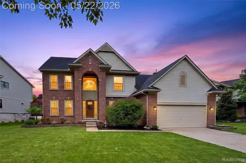 1427 Trailside Blvd, Wixom, MI 48393