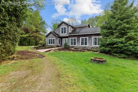 30761 Glenmuer St, Farmington Hills, MI 48334