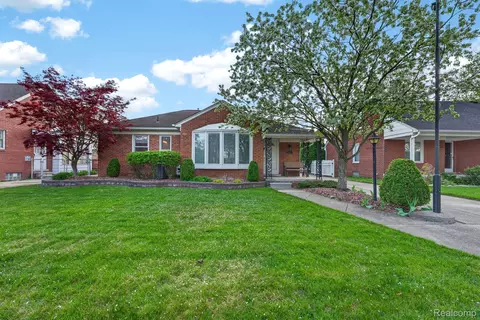 2315 19th St, Wyandotte, MI 48192