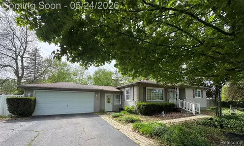 5090 Torrey Rd, Mundy, MI 48507