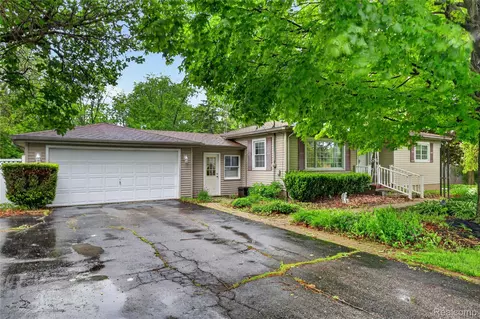 5090 Torrey Rd, Mundy, MI 48507