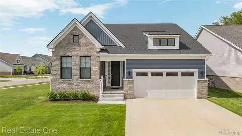 7656 Dunlap Ct, West Bloomfield, MI 48322