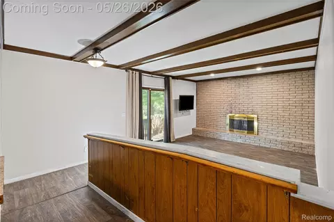 Living - 4064 Sheraton Dr, Flint, MI 48532 photo 4 of 7