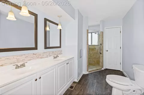 Bath - 4064 Sheraton Dr, Flint, MI 48532 photo 2 of 3