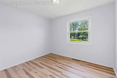 Bedroom - 4064 Sheraton Dr, Flint, MI 48532 photo 5 of 6