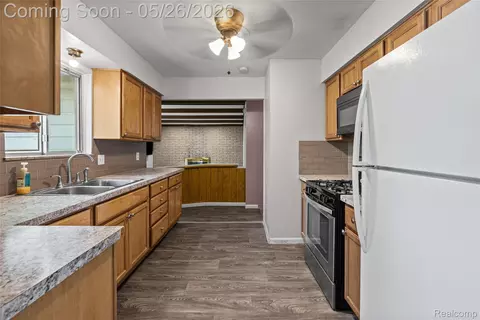 Kitchen - 4064 Sheraton Dr, Flint, MI 48532 photo 1 of 3