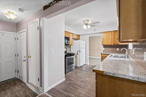 Entry Way - 4064 Sheraton Dr, Flint, MI 48532 photo 2 of 2