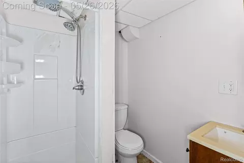 Bath - 4064 Sheraton Dr, Flint, MI 48532 photo 3 of 3
