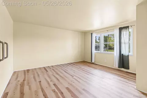 Living - 4064 Sheraton Dr, Flint, MI 48532 photo 2 of 7