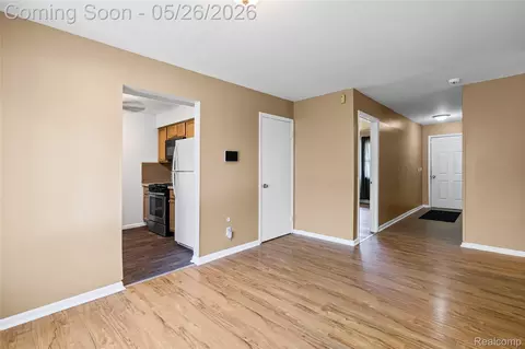 Living - 4064 Sheraton Dr, Flint, MI 48532 photo 1 of 7