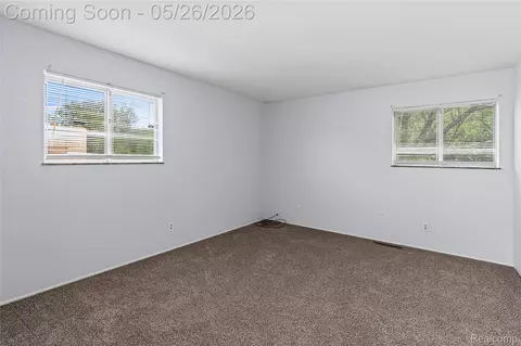 Bedroom - 4064 Sheraton Dr, Flint, MI 48532 photo 4 of 6