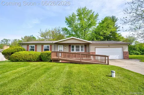 4064 Sheraton Dr, Flint, MI 48532