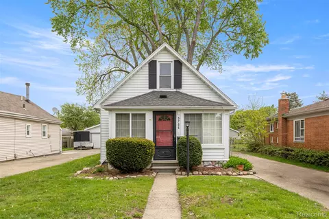 5706 Robindale Ave, Dearborn Heights, MI 48127