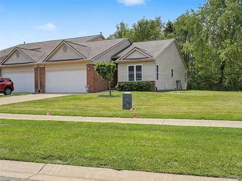 2263 Crystal Crossing Dr, Marion, MI 48843