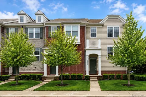 27974 Middleton Dr, Novi, MI 48377
