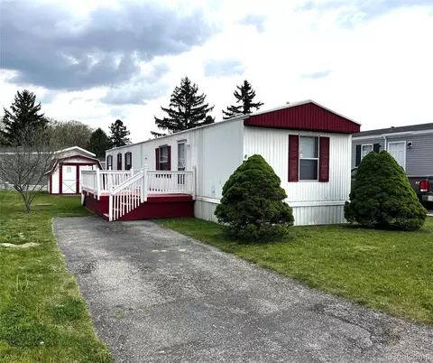 80 Pool Dr, Metamora, MI 48455