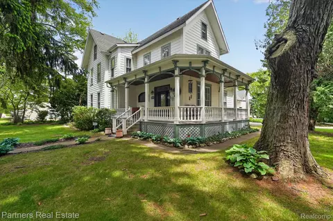 504 N 2nd St, Brighton, MI 48116