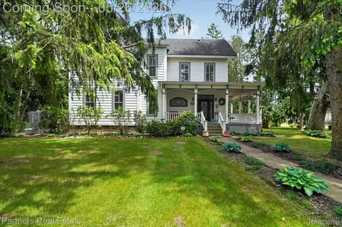 504 N 2nd St, Brighton, MI 48116