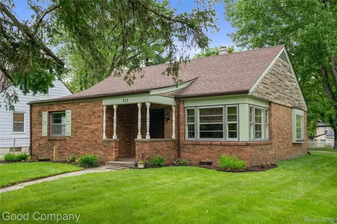 312 Dover Rd, Waterford, MI 48328