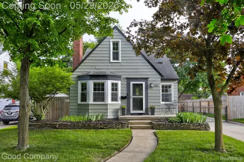 1281 W Saratoga St, Ferndale, MI 48220