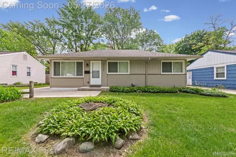 27726 Lexington Pkwy, Southfield, MI 48076